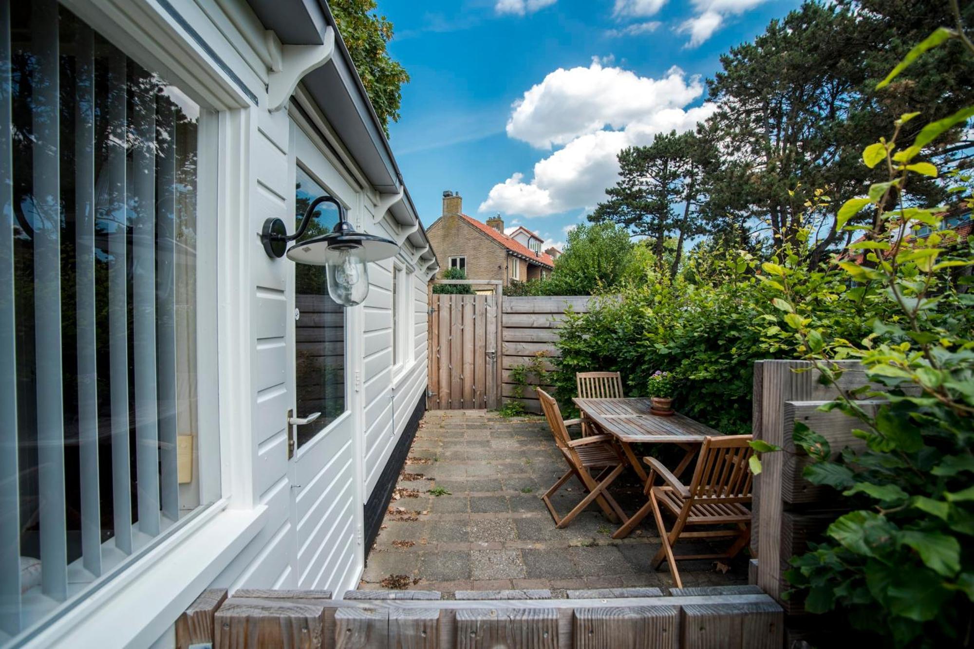 Therese Characteristic Garden Cottage Zandvoort Eksteriør billede